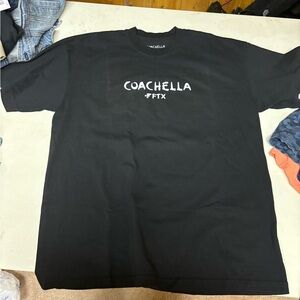 Coachella FTX tee L